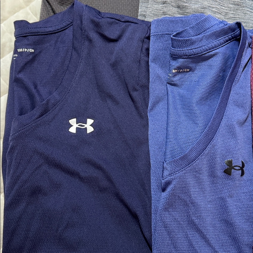 Under Armour Athletic Shirts Set - Picture 4 of 5